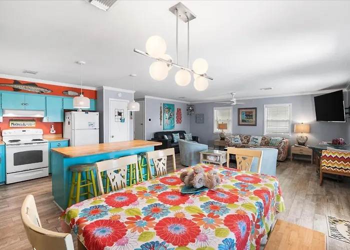 Holiday home 3br 3ba Pet Friendly Family Near The