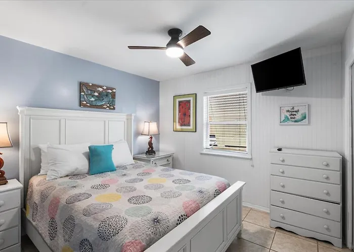 3br 3ba Pet Friendly Family Near The Holiday home *