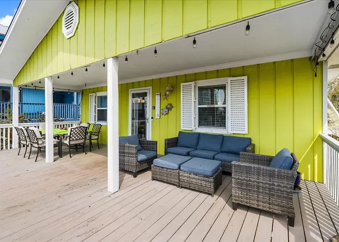 Holiday home 3br 3ba Pet Friendly Family Near The *
